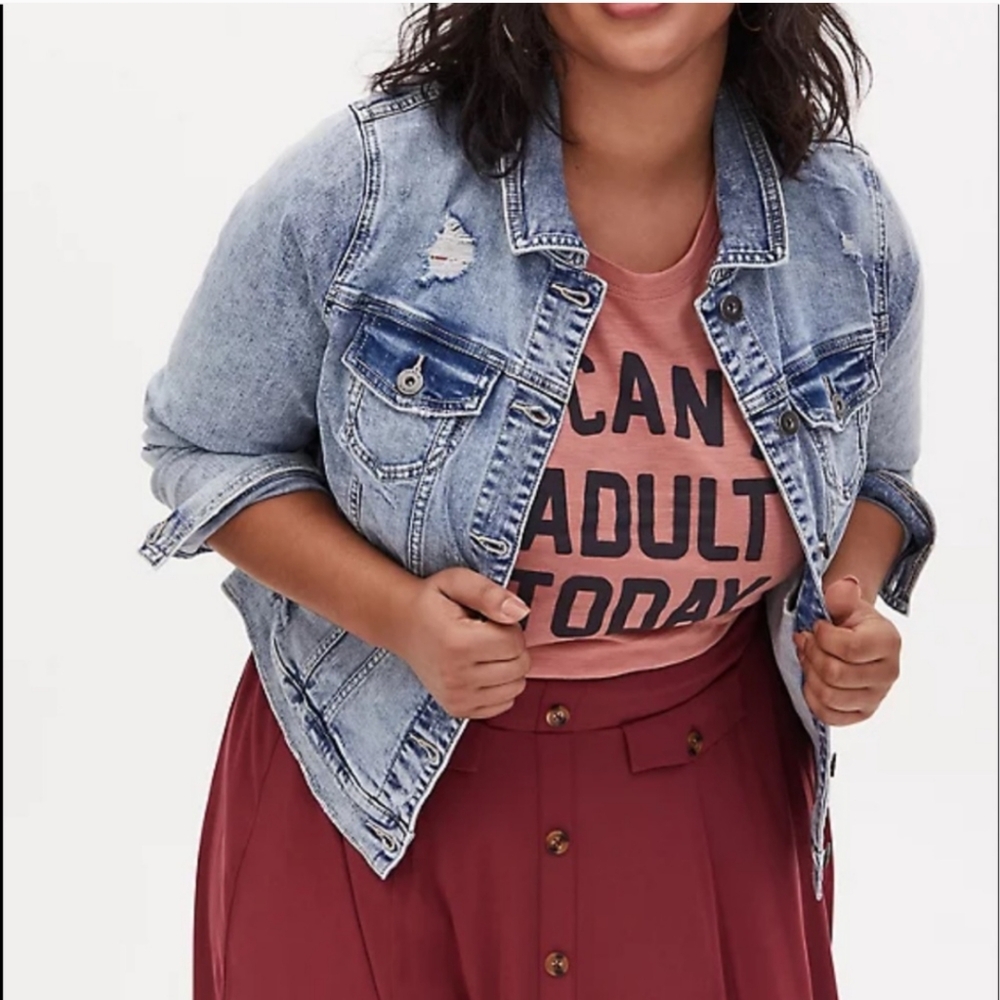 Torrid Light Wash Denim Trucker Jacket (Size 2)